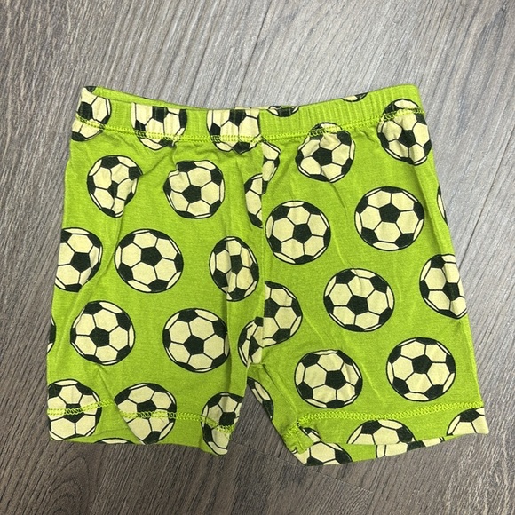Kickee Pants green&white 3T “Goal” Soccer themed SSS and shorts. Soooft! - Picture 4 of 6
